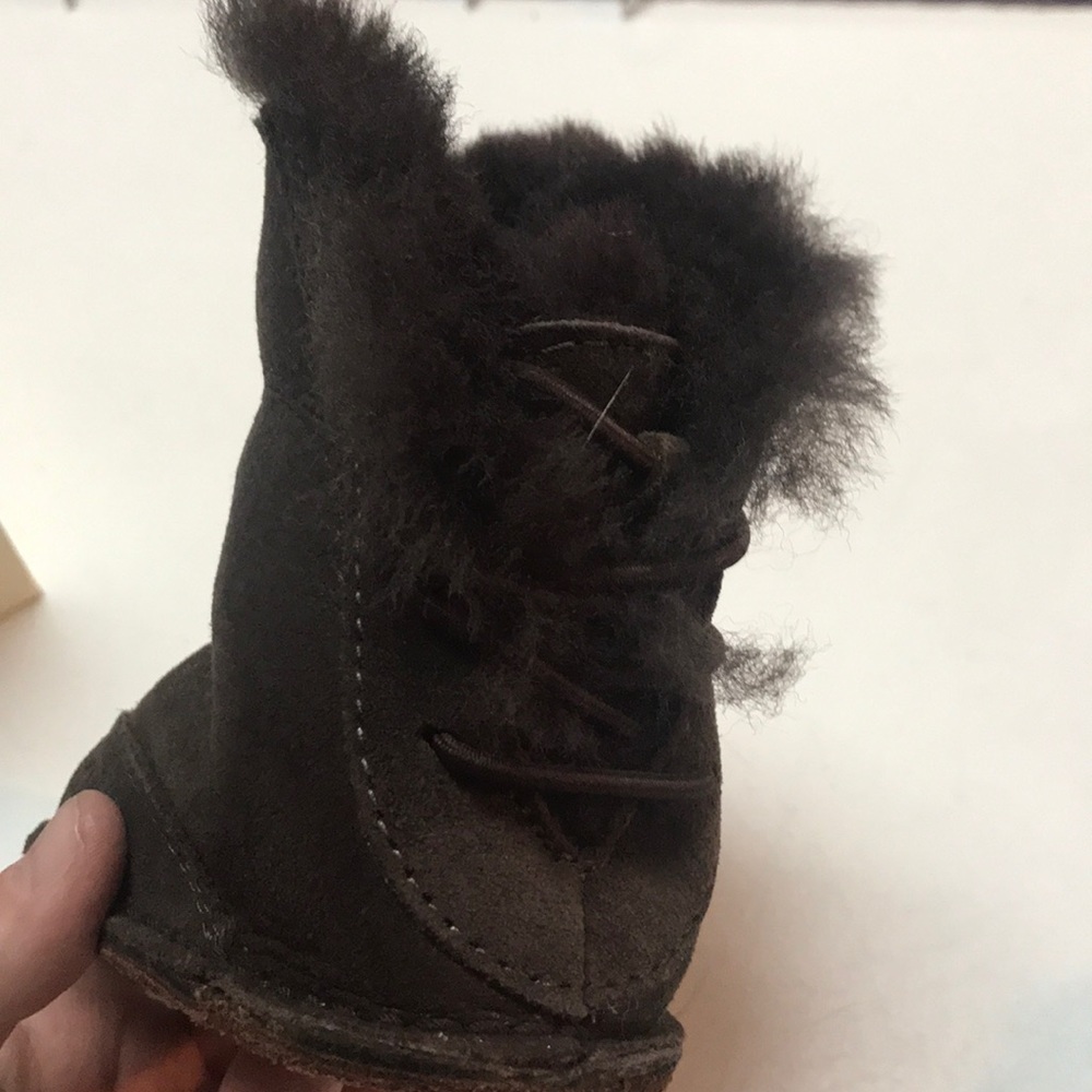 Uggs - Picture 3 of 4